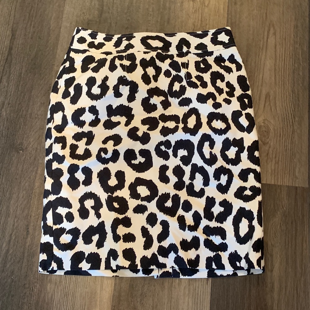 Loft silk blend exaggerated‎ animal print skirt. Worn once